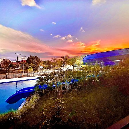 Apartamento Privado Vacacional A 5M Del Aeropuerto, 20 Minutos Del Parque Del Cafe Y Centro De Armenia Con 4 Piscinas, 3 Jacuzzi, Sauna By Molca Xperiences 3H Екстер'єр фото